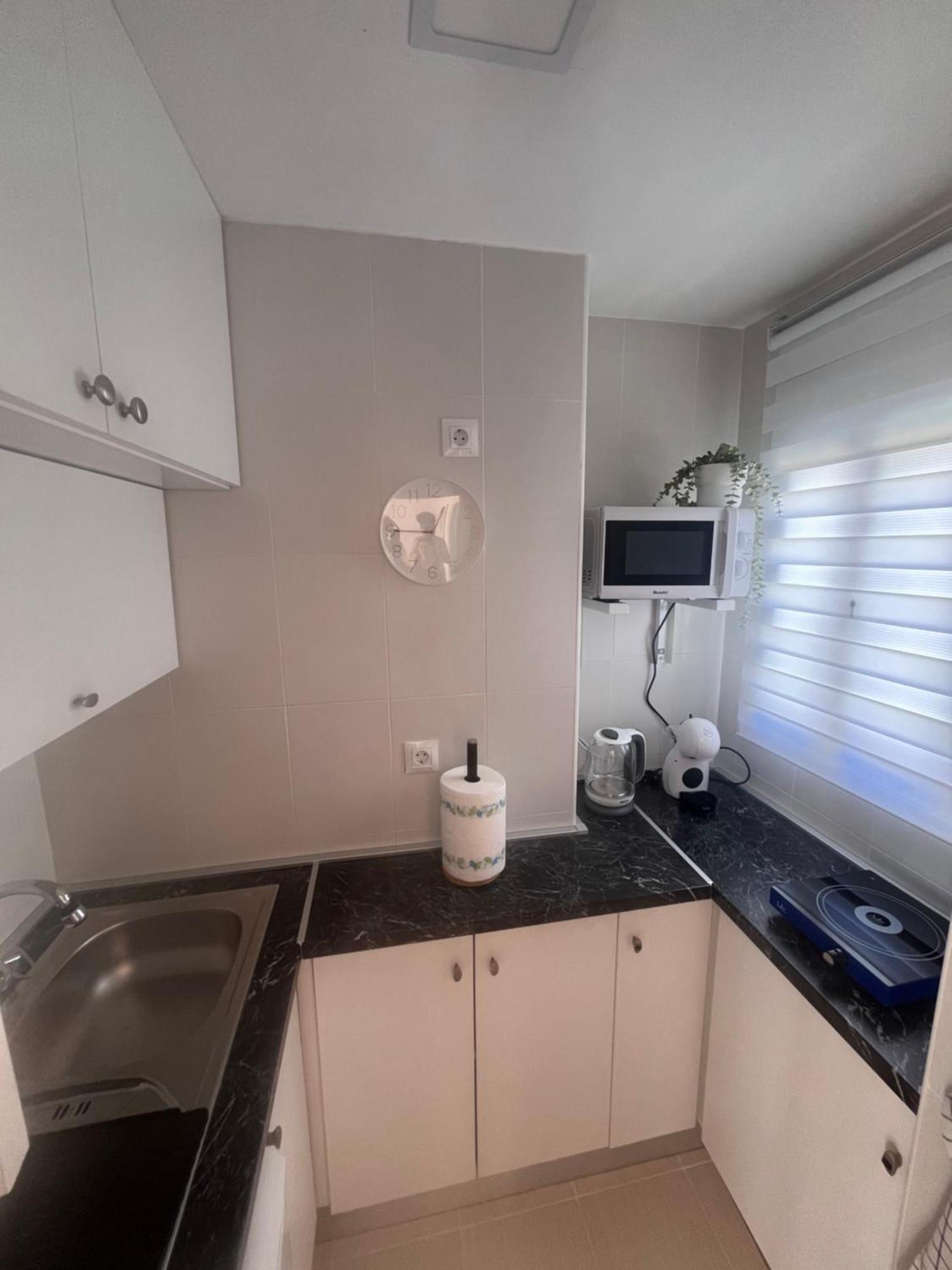 Apartamento Lidia Planta 2, La Carihuela 1ª Linea Playa, Vistas Mar, Buhardilla 1 Dormitorio, 40 M2, 1-3 Huesped, Terraza, Wifi トレモリノス エクステリア 写真