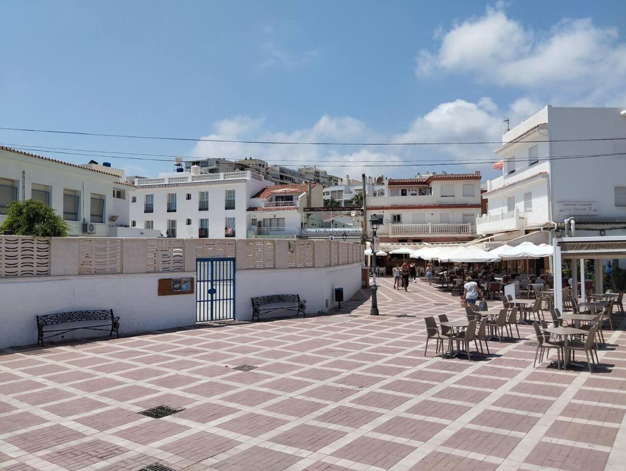 Apartamento Lidia Planta 2, La Carihuela 1ª Linea Playa, Vistas Mar, Buhardilla 1 Dormitorio, 40 M2, 1-3 Huesped, Terraza, Wifi トレモリノス エクステリア 写真